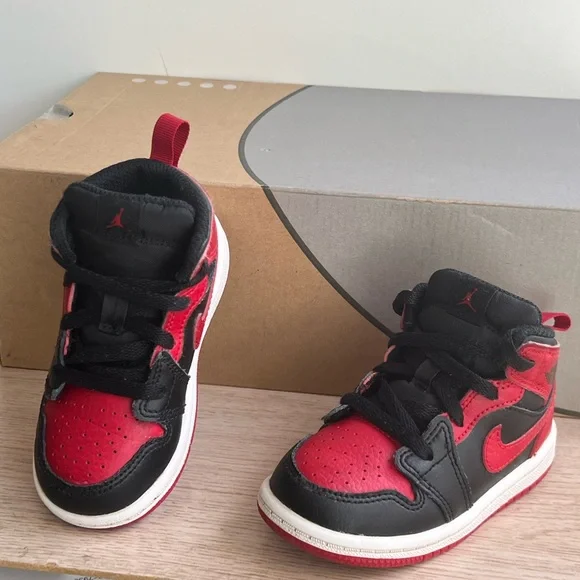 Nike Air Jordan 1 Retro Mid “Banned” Toddler Sneakers- SZ 7 C